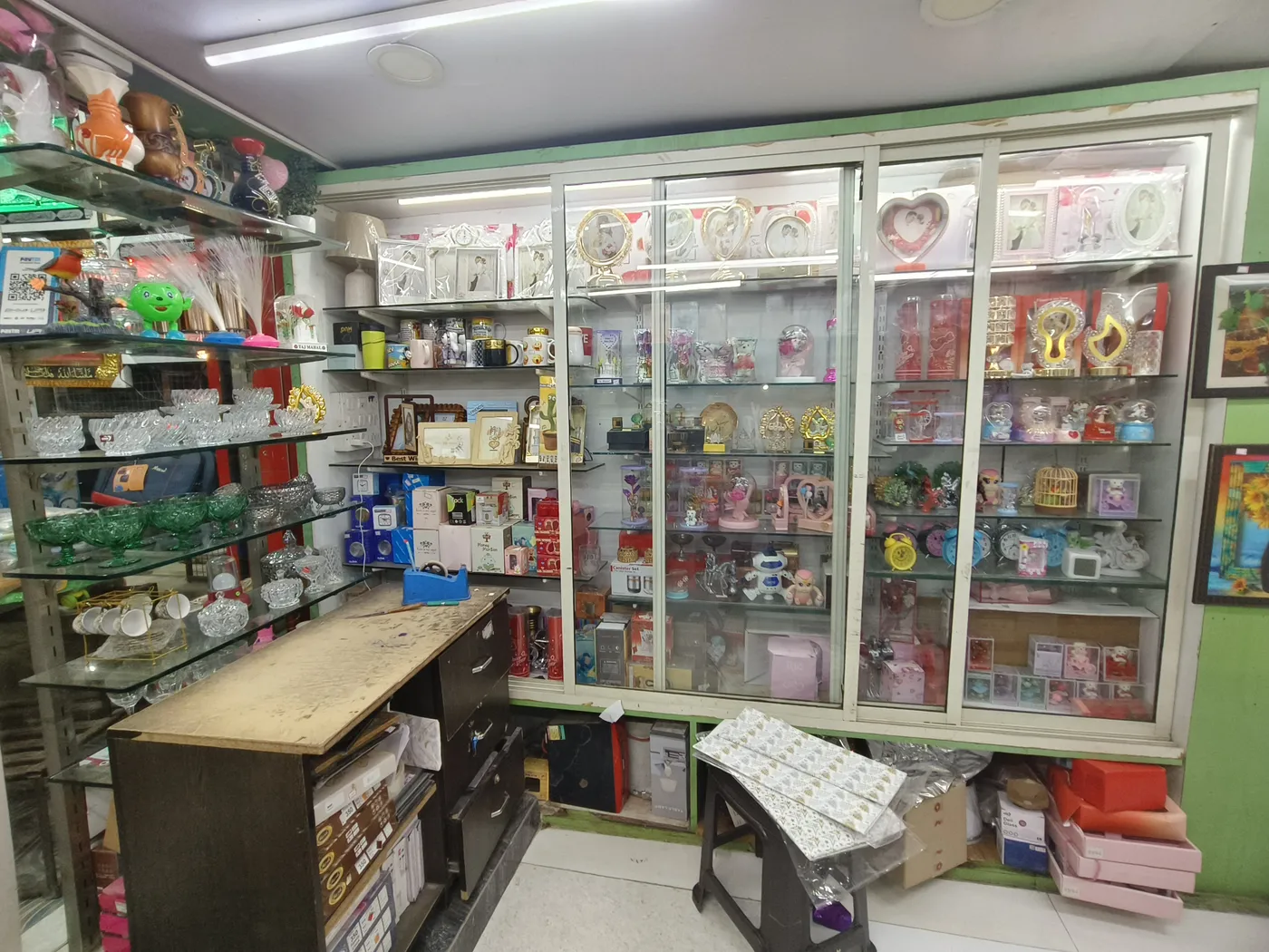 Display cabinets & gift pieces at SRK in Tumakuru