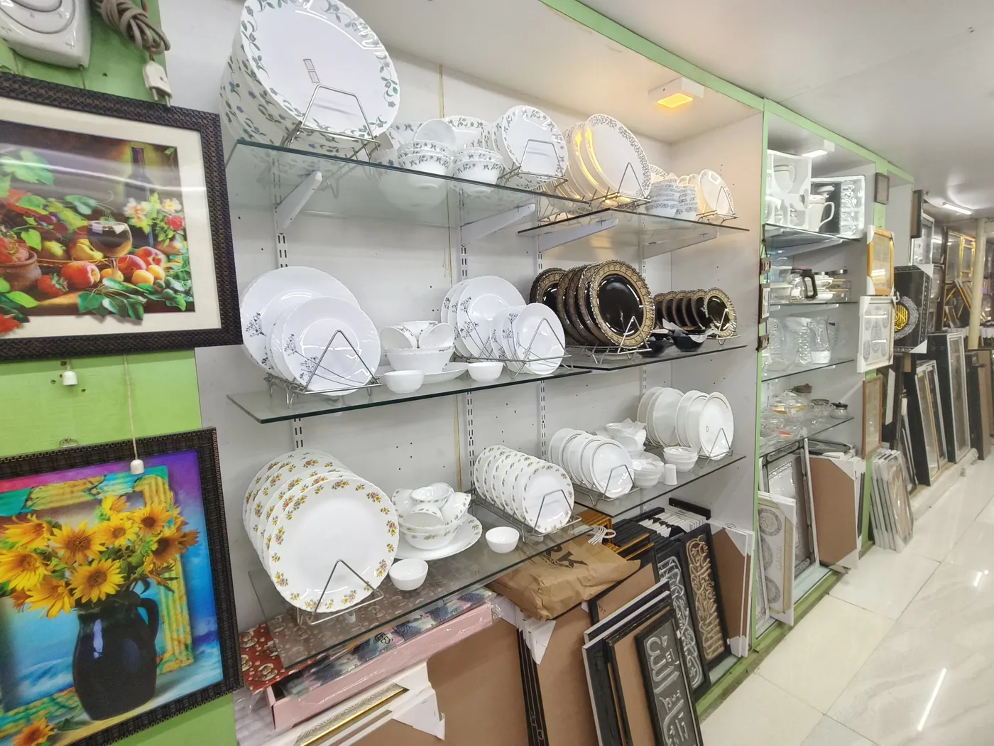 Dinnerware & décor at SRK in Tumakuru