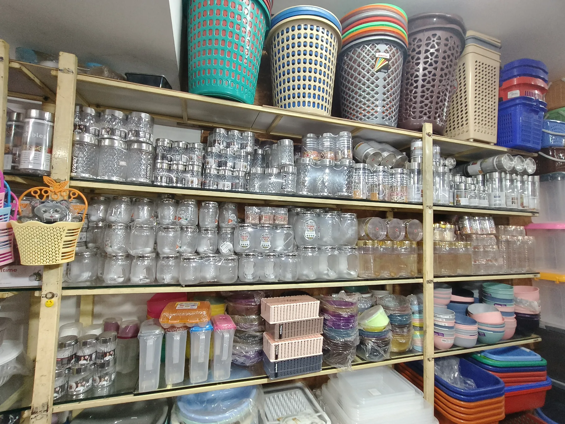 Storage baskets, containers and household products at SRK